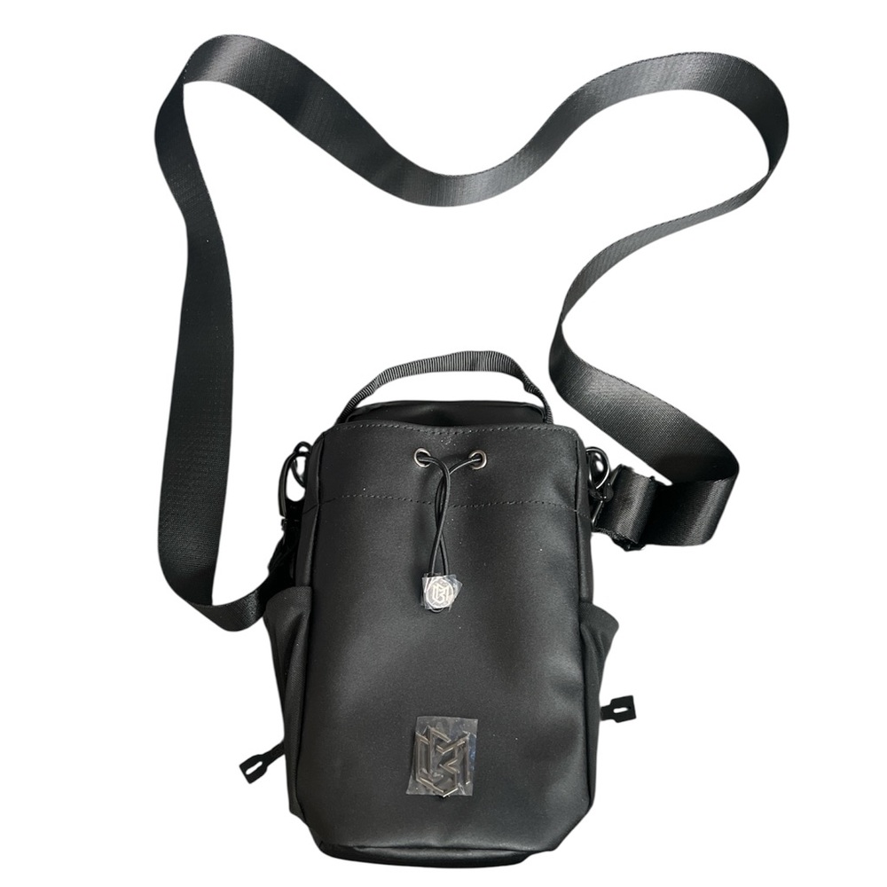 Magnetic Gym Bag for Men and Women – Sling Bottle Bag with Magnetic Attachment